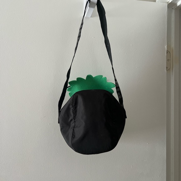 Pineapple Victoria secret lunch box - Picture 3 of 5